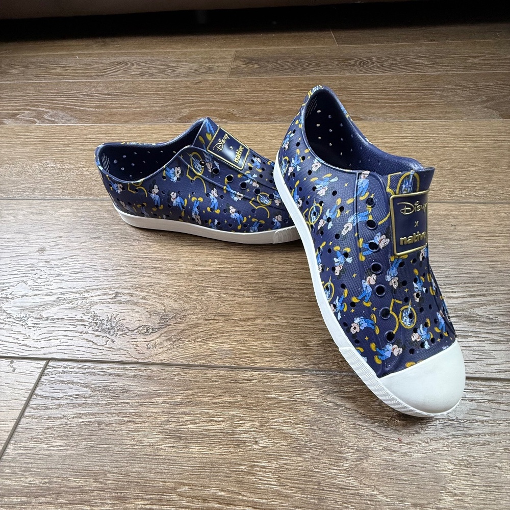 Native x Disney 50th Anniversary Walt Disney World Jefferson Shoes, Size 3